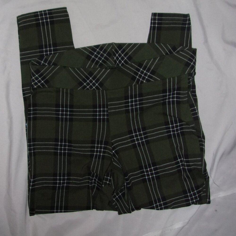 TORRID size 1 pants womens stretch top light casual dress wear green plaid